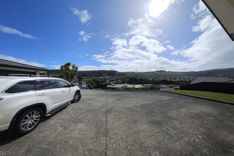 Photo of property in 93a Taylor Terrace, Tawa, Wellington, 5028