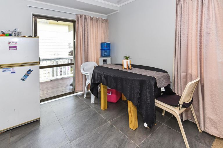 Photo of property in 37 Templeton Place, Clendon Park, Auckland, 2103