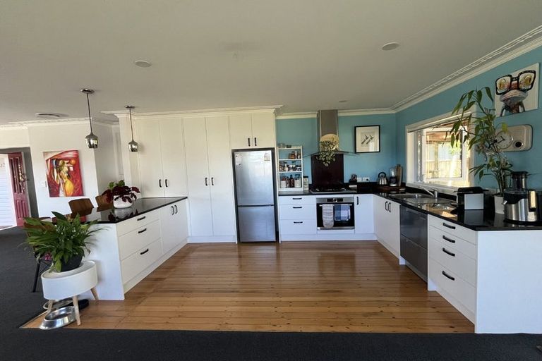 Photo of property in 998 Paerata Road, Paerata, Drury, 2676