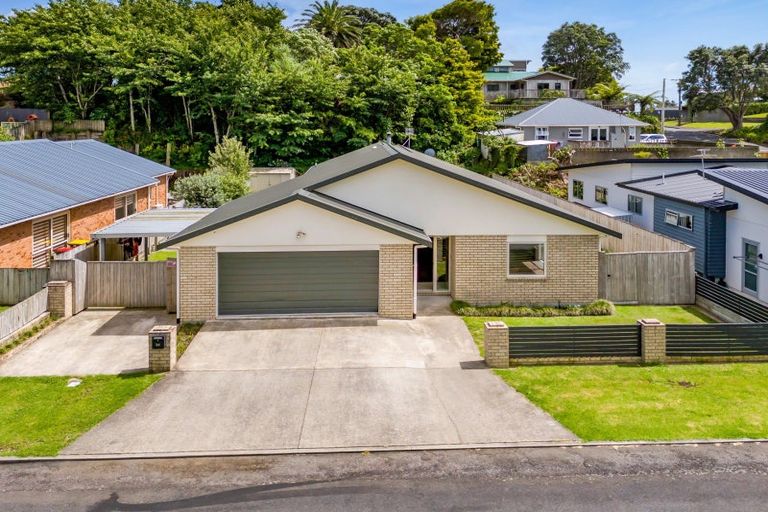 Photo of property in 24 Moulton Street, Moturoa, New Plymouth, 4310