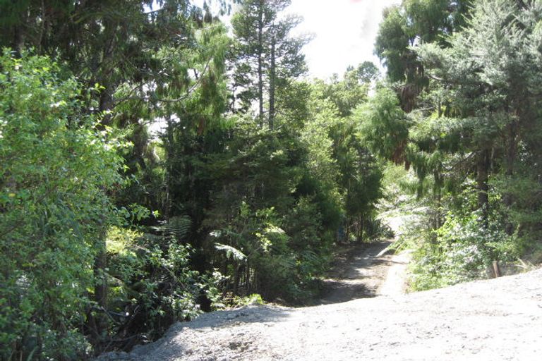 Photo of property in 13 Te Aute Ridge Road, Waitakere, Henderson, 0781