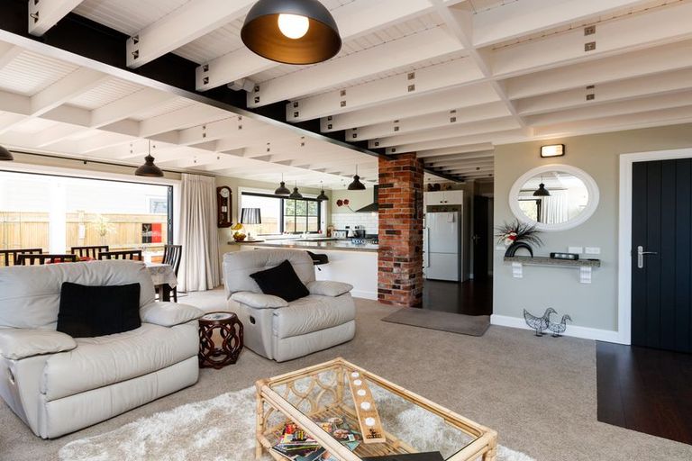 Photo of property in 5 Colombo Street, Hokowhitu, Palmerston North, 4410