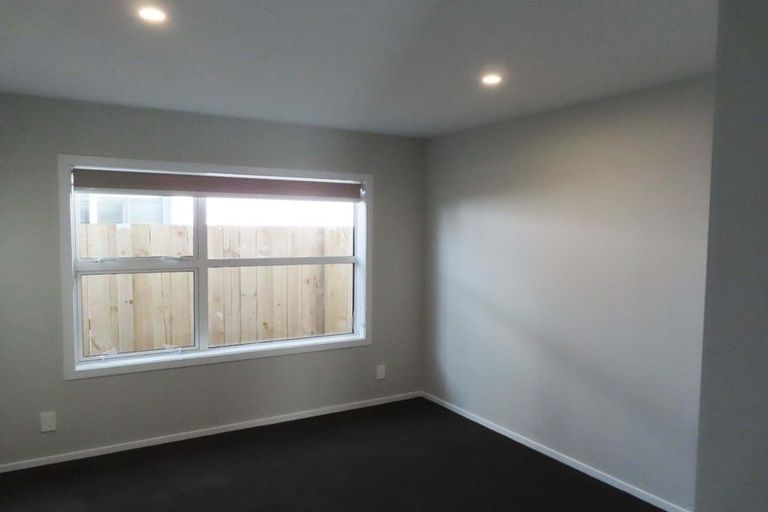 Photo of property in 15 Molesworth Street, Taita, Lower Hutt, 5011