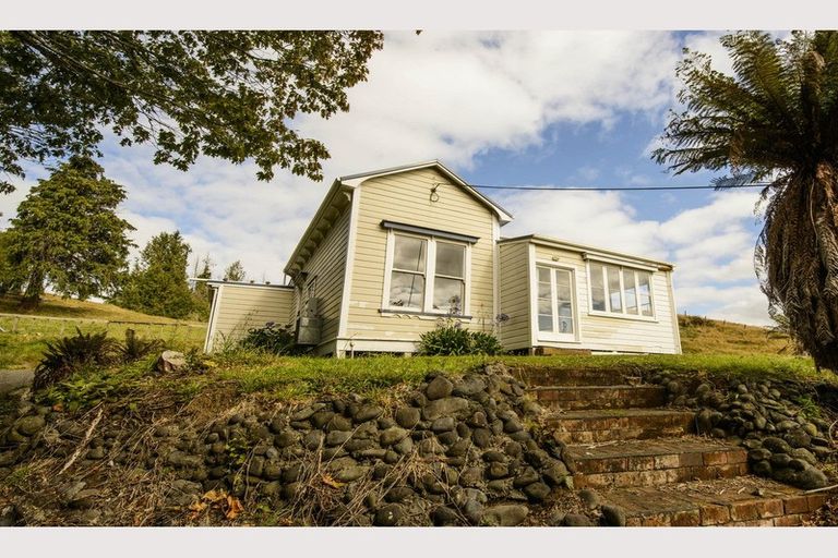 Photo of property in 30 Hukaroa Road, Raetihi, 4632