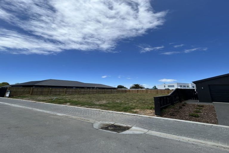 Photo of property in 12 Rakau Lane, Casebrook, Christchurch, 8051