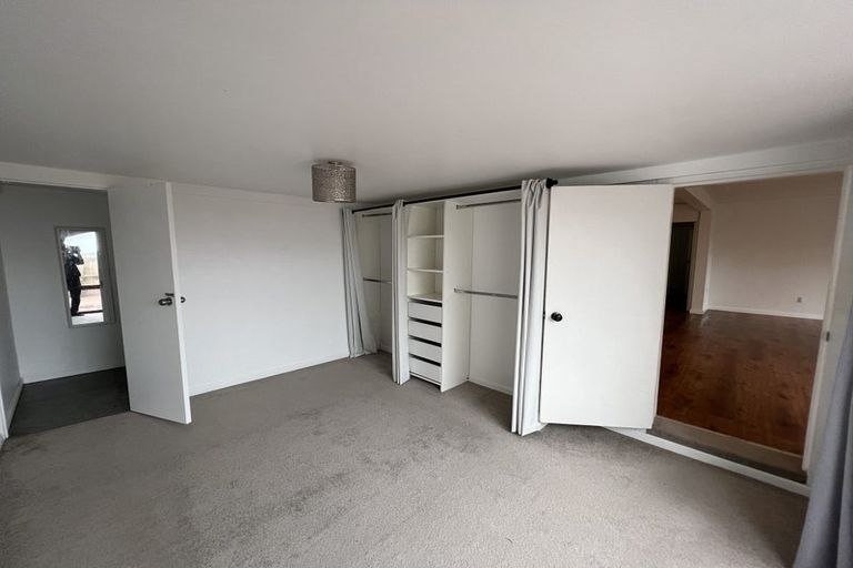 Photo of property in 2/16 Hollyhock Place, Browns Bay, Auckland, 0630