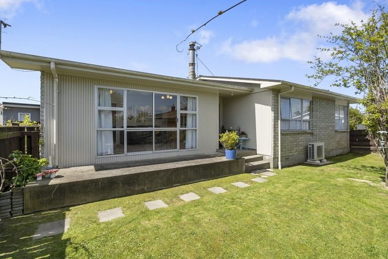 Photo of property in 14 Palliser Place, Milson, Palmerston North, 4414