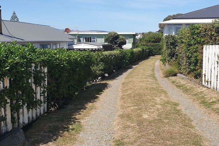 Photo of property in 9 Terrace Road, Titahi Bay, Porirua, 5022
