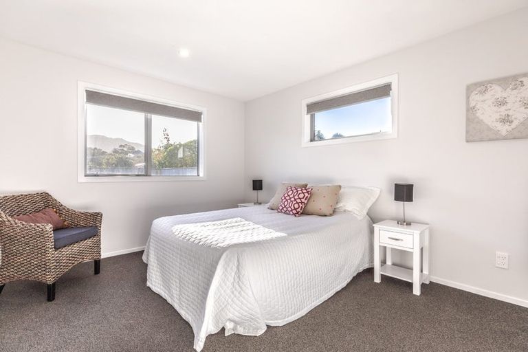 Photo of property in 41b Collins Avenue, Tawa, Wellington, 5028