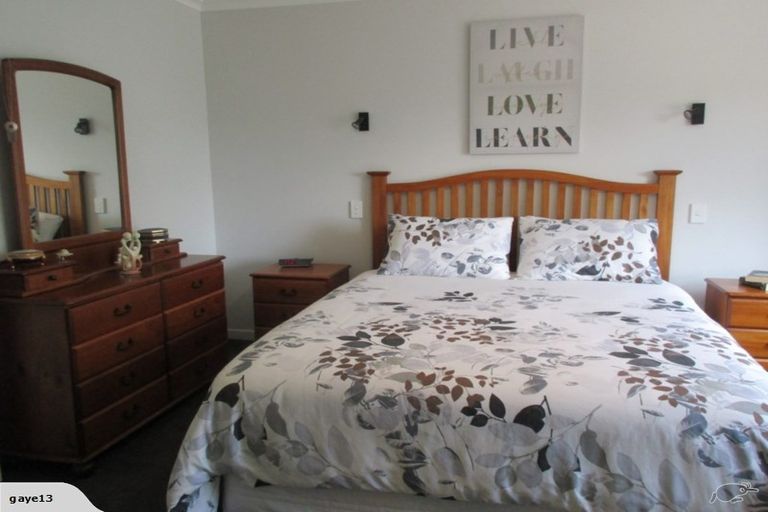 Photo of property in 11 Lithgow Drive, Otamatea, Whanganui, 4500