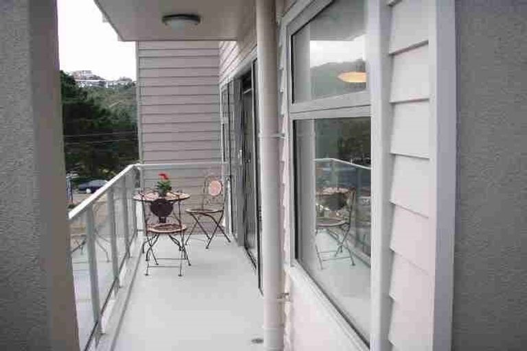 Photo of property in 52d Mandalay Terrace, Khandallah, Wellington, 6035