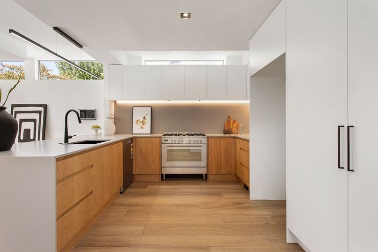 Photo of property in 43 Totara Street, Fendalton, Christchurch, 8041