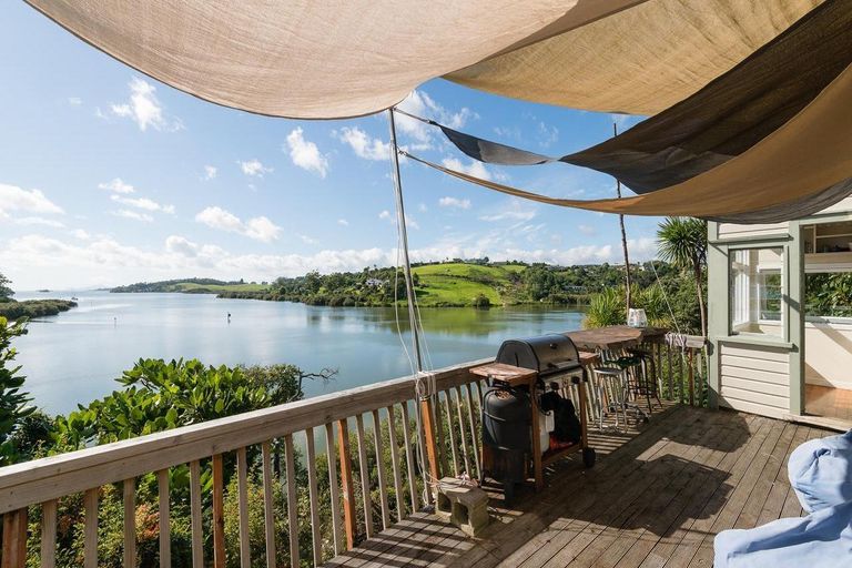 Photo of property in 86 Riverview Road, Kerikeri, 0230