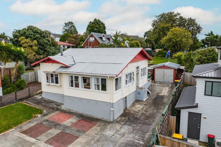 Photo of property in 41 Hutchinson Avenue, New Lynn, Auckland, 0600