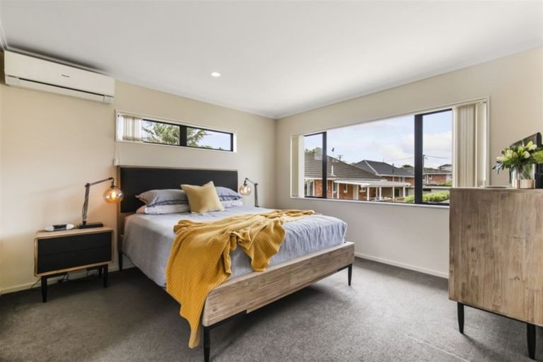 Photo of property in 14a Toru Street, Te Atatu Peninsula, Auckland, 0610