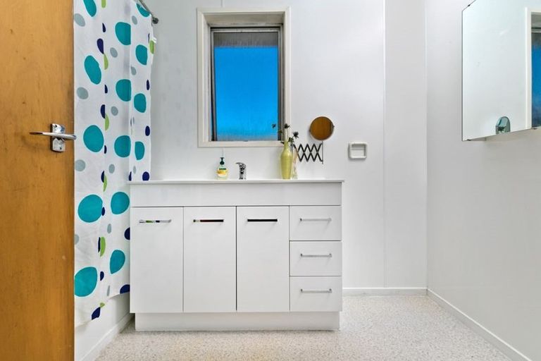 Photo of property in 7 Glynnbrooke Street, Te Atatu South, Auckland, 0610