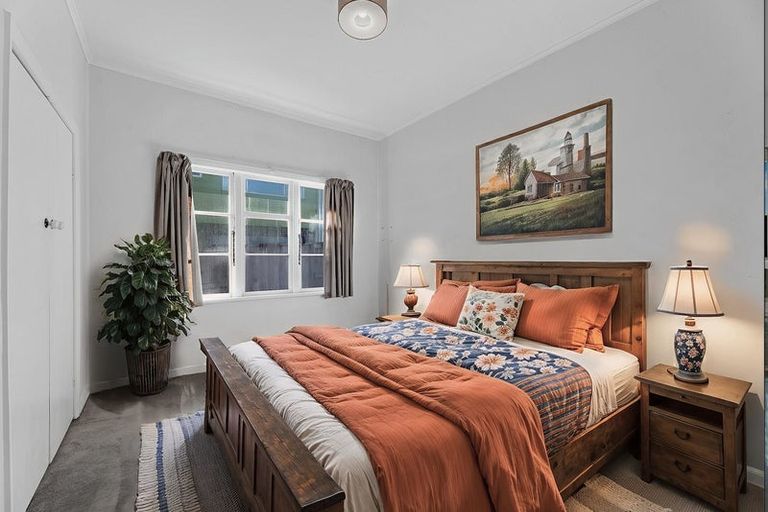 Photo of property in 1/48 Seabrook Avenue, New Lynn, Auckland, 0600