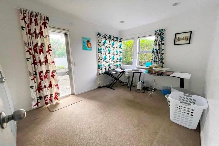 Photo of property in 1/109 Churchill Road, Murrays Bay, Auckland, 0630