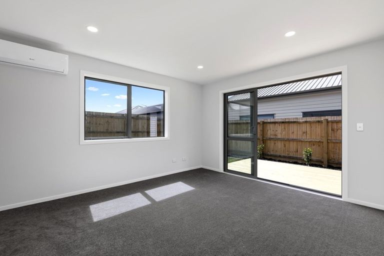 Photo of property in 24 Tarras Road, Kumeu, 0810