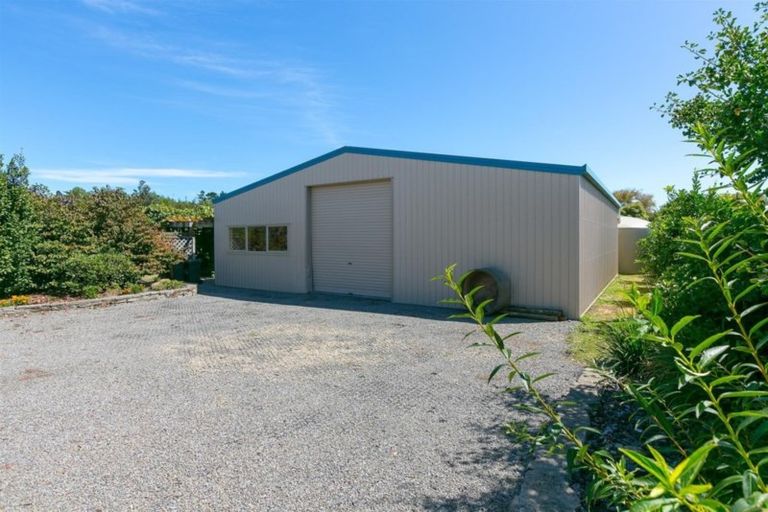 Photo of property in 14 Mountain Road, Sentry Hill, New Plymouth, 4373