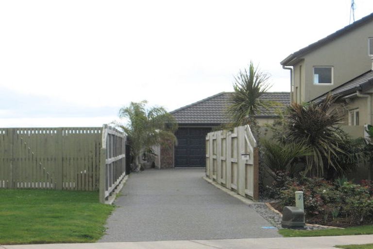 Photo of property in 32 Aranui Drive, Papamoa Beach, Papamoa, 3118
