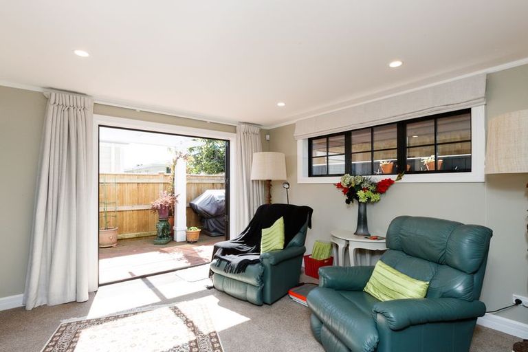 Photo of property in 5 Colombo Street, Hokowhitu, Palmerston North, 4410