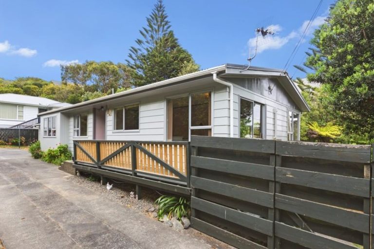 Photo of property in 13a Mahoe Street, Tawa, Wellington, 5028