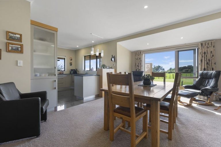 Photo of property in 8 Pitt Road, Hillsborough, New Plymouth, 4372