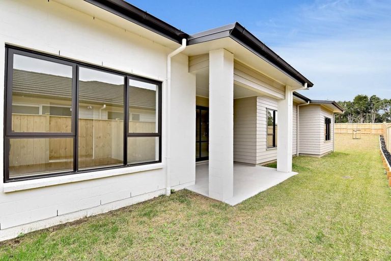 Photo of property in 33 Doidge Street, Beachlands, Auckland, 2018