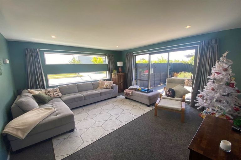 Photo of property in 22 Huntingdon Drive, Rangiora, 7400