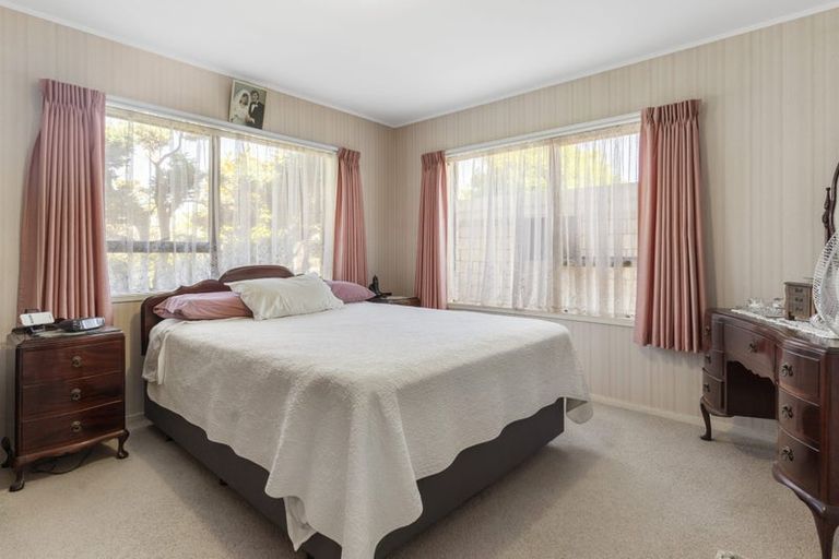 Photo of property in 16 Clipper Place, Shelly Park, Auckland, 2014