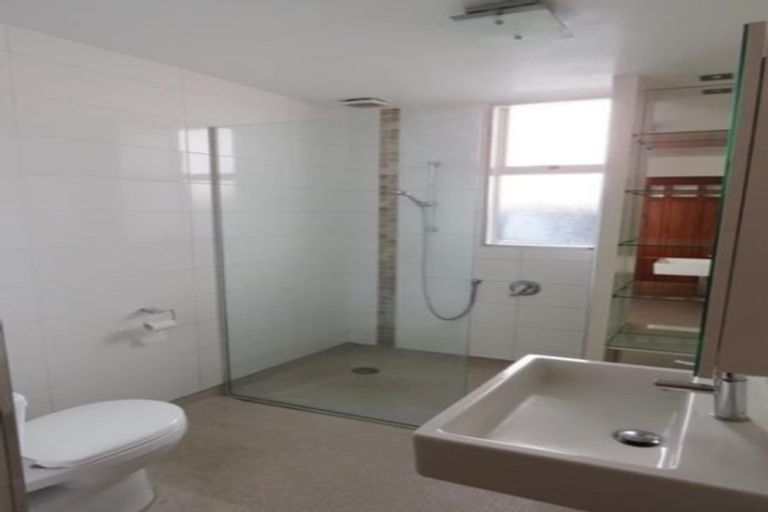 Photo of property in 24 Bayly Road, Moturoa, New Plymouth, 4310