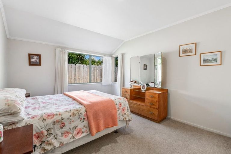 Photo of property in 6 The Boulevard, Red Beach, 0932