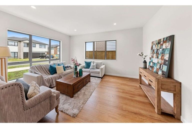 Photo of property in 29 Carrickdawson Drive, Flat Bush, Auckland, 2019