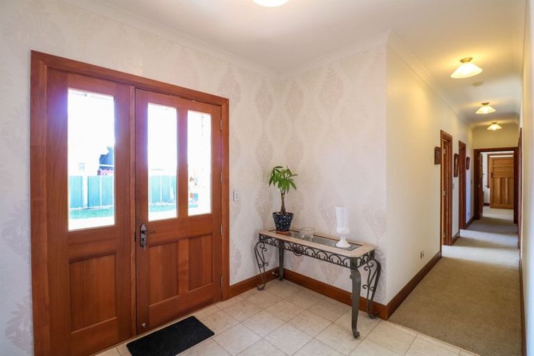 Photo of property in 17 Thackeray Street, Saint Andrews, 7988