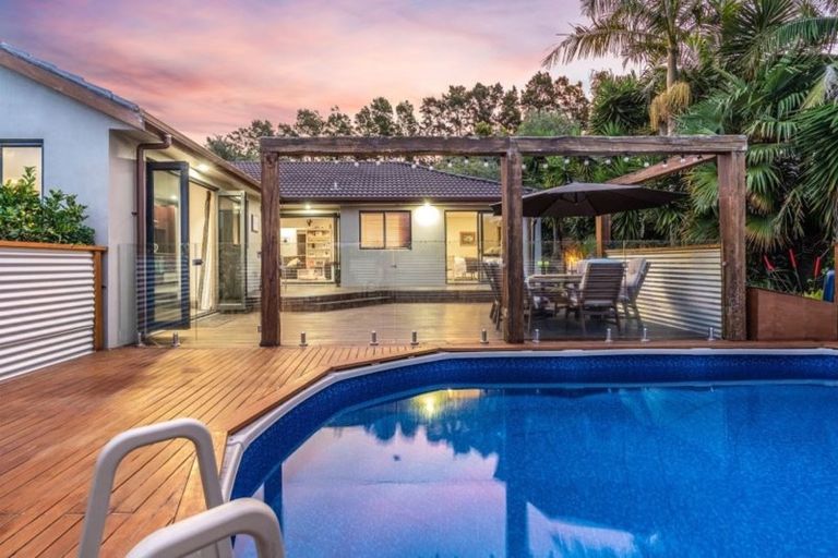 Photo of property in 2 Te Wharau Drive, Greenhithe, Auckland, 0632