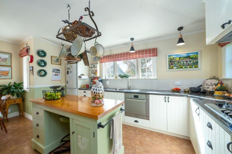 Photo of property in 10 Cotter Street, Greytown, 5712