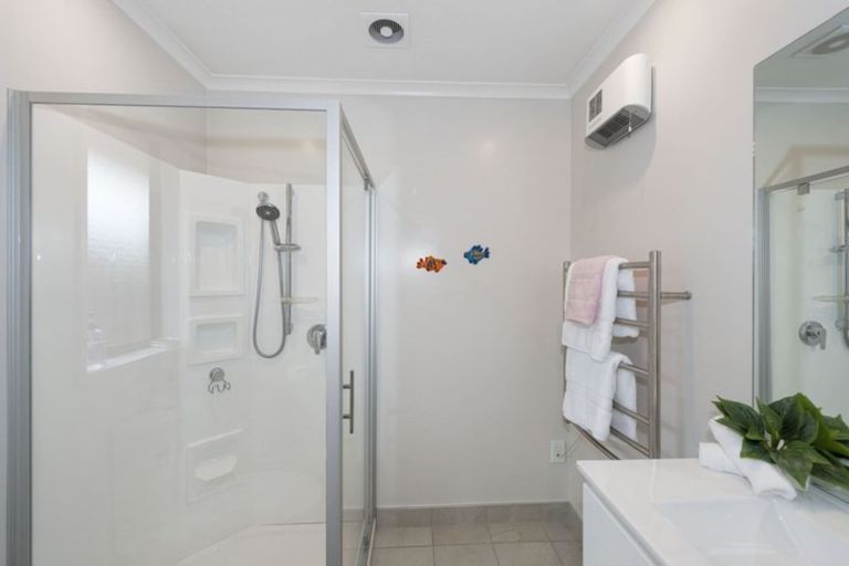 Photo of property in 4/156 Blighs Road, Strowan, Christchurch, 8052