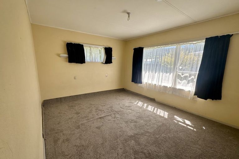 Photo of property in 60 Karamu Crescent, Wainuiomata, Lower Hutt, 5014