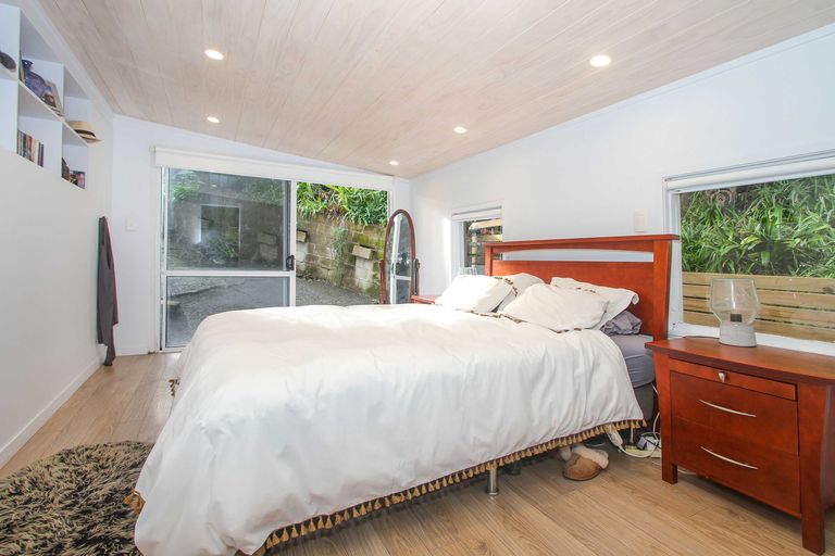 Photo of property in 120 Park Hill Road, Birkenhead, Auckland, 0626