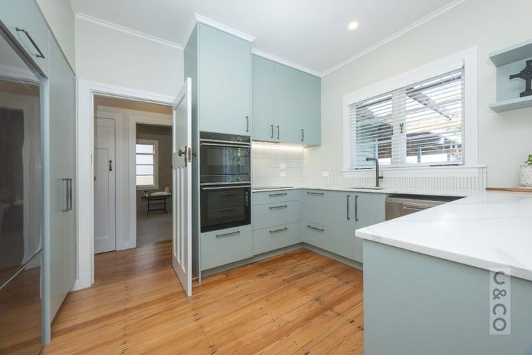 Photo of property in 29 Cambridge Road, Riverhead, 0820