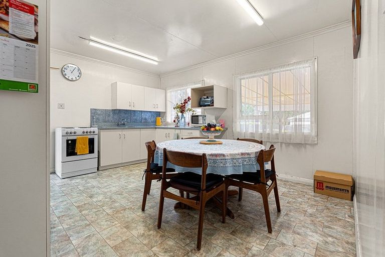 Photo of property in 8 Neumann Street, Kawakawa, 0210