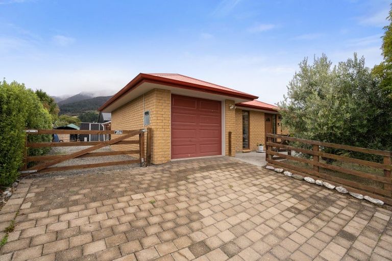Photo of property in 24 Hewson Crescent, Lake Hawea, Wanaka, 9382