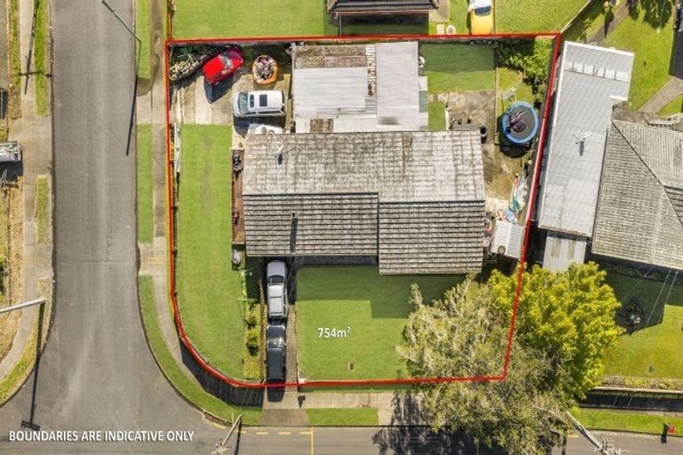 Photo of property in 44 Raglan Street, Mangere East, Auckland, 2024