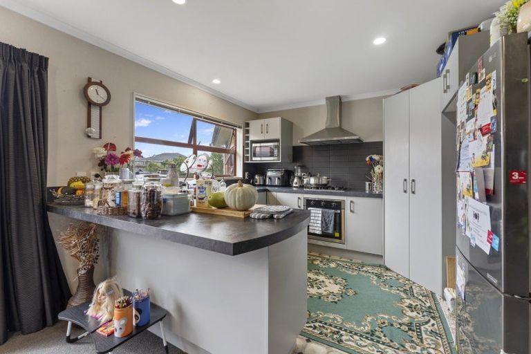 Photo of property in 52 Geneva Terrace, Kelvin Grove, Palmerston North, 4414