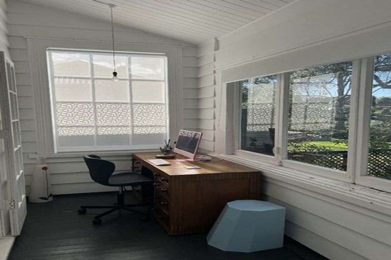 Photo of property in 19 Lake Road, Devonport, Auckland, 0624