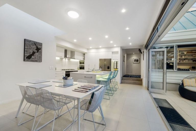 Photo of property in 1a Brown Street, Hauraki, Auckland, 0622