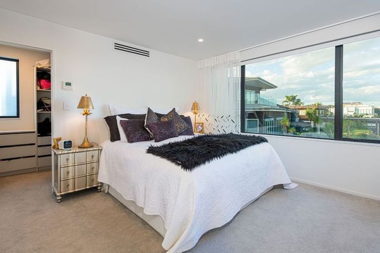 Photo of property in 18a Marama Street, Castor Bay, Auckland, 0620