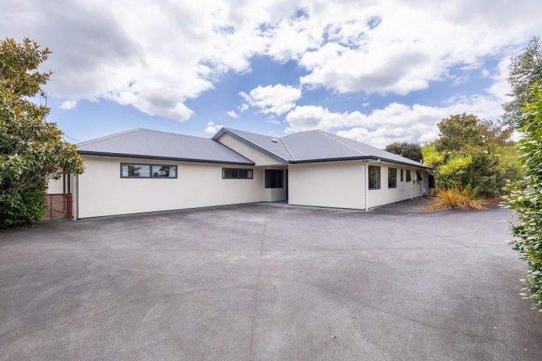 Photo of property in 11a Montrose Place, Highlands Park, New Plymouth, 4312