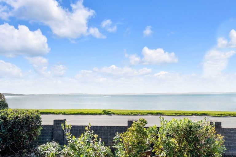 Photo of property in 31a The Esplanade, Eastern Beach, Auckland, 2012